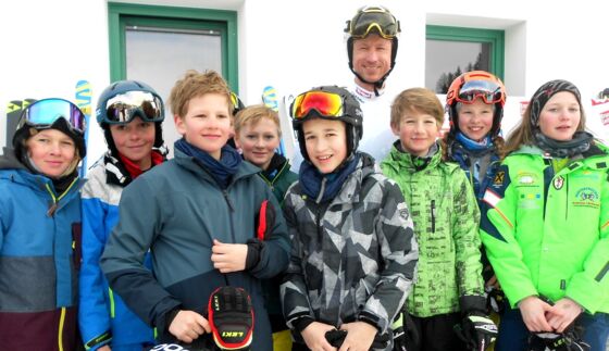 Schikurs der 2. Klasse des Werkschulheims Felbertal in Saalbach-Hinterglemm im März 2018